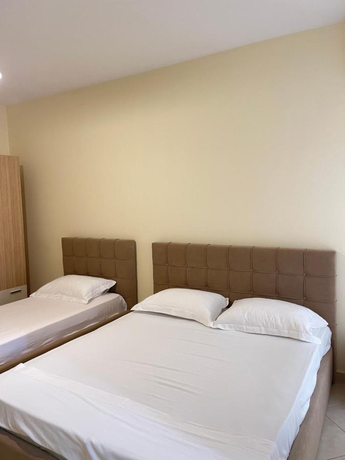 Noi Sea View Studio Vlorë Buitenkant foto