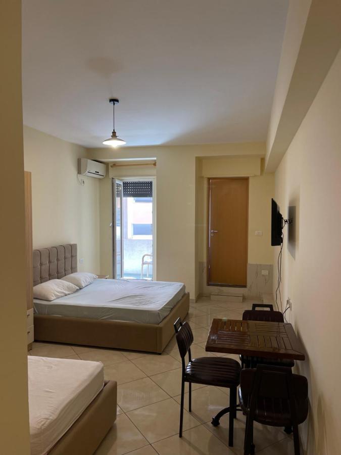 Noi Sea View Studio Vlorë Buitenkant foto